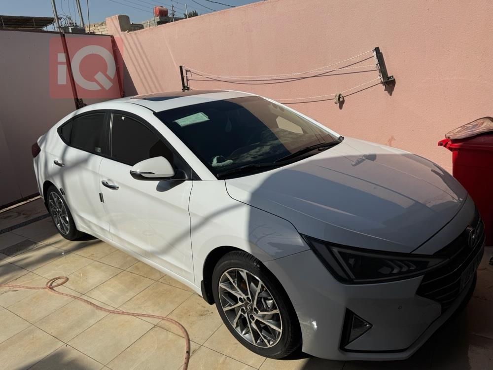 هیوندای ئەلەنترا